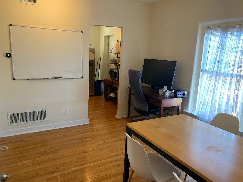 Furnished Finder property 422200_1 photo 10