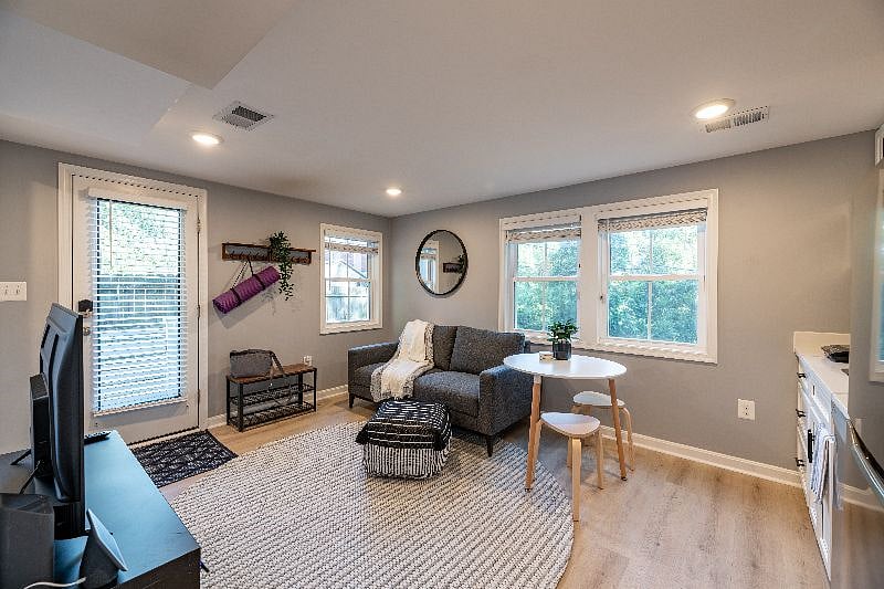 Furnished Finder property 422222_1 photo 15