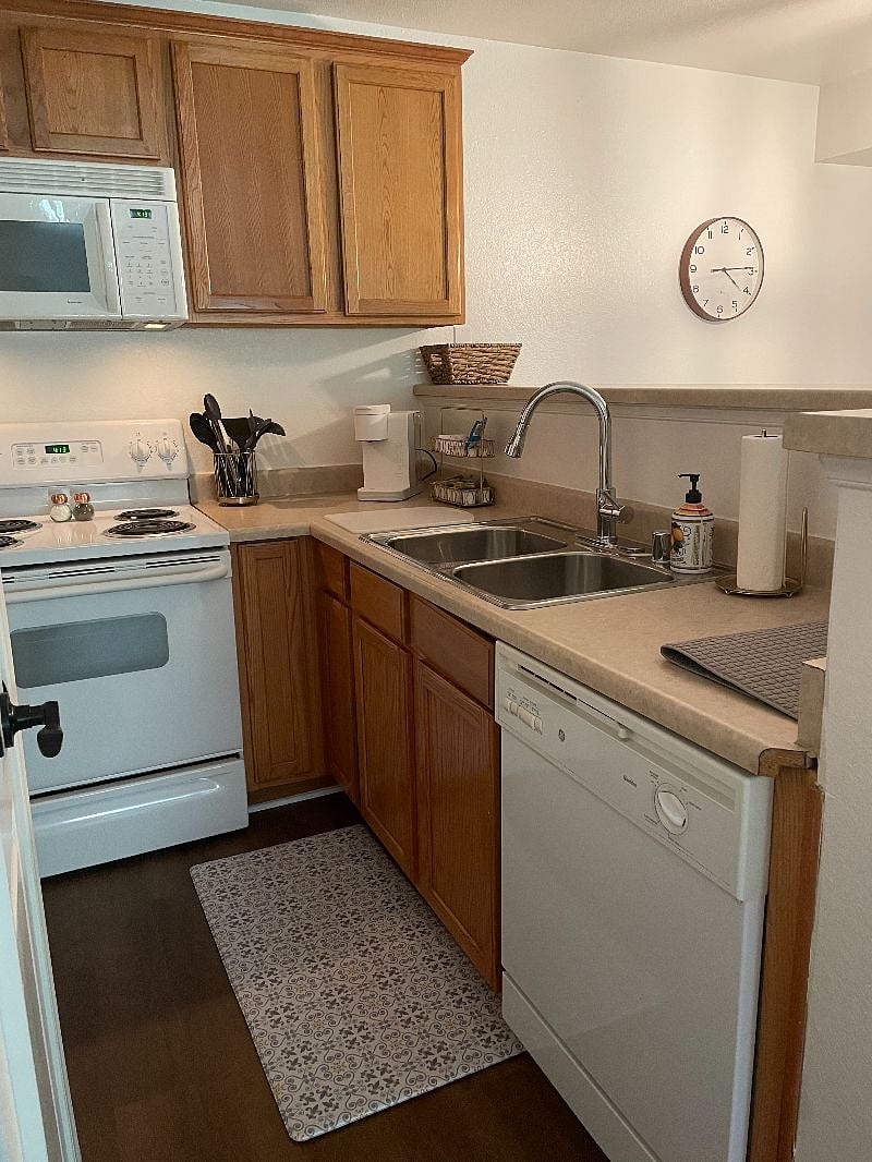 Furnished Finder property 422261_1 photo 6