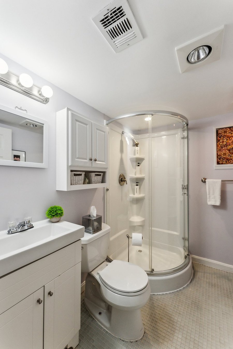 Full bath off rec room.