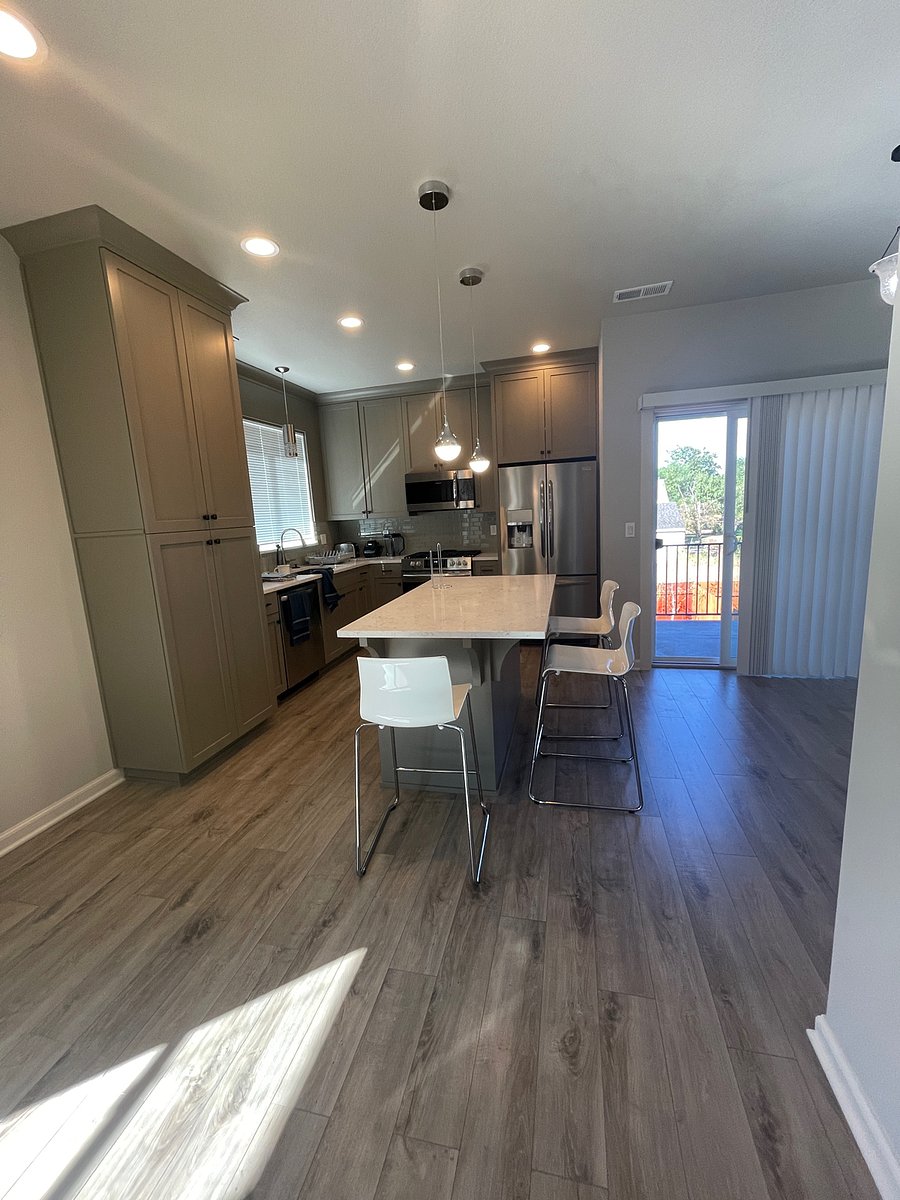 Furnished Finder property 422292_1 photo 2