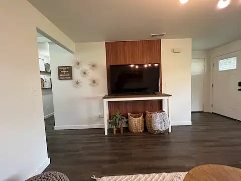 Furnished Finder property 422300_1 photo 3
