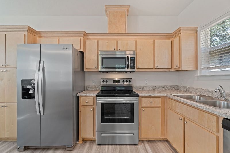 Furnished Finder property 422303_1 photo 9