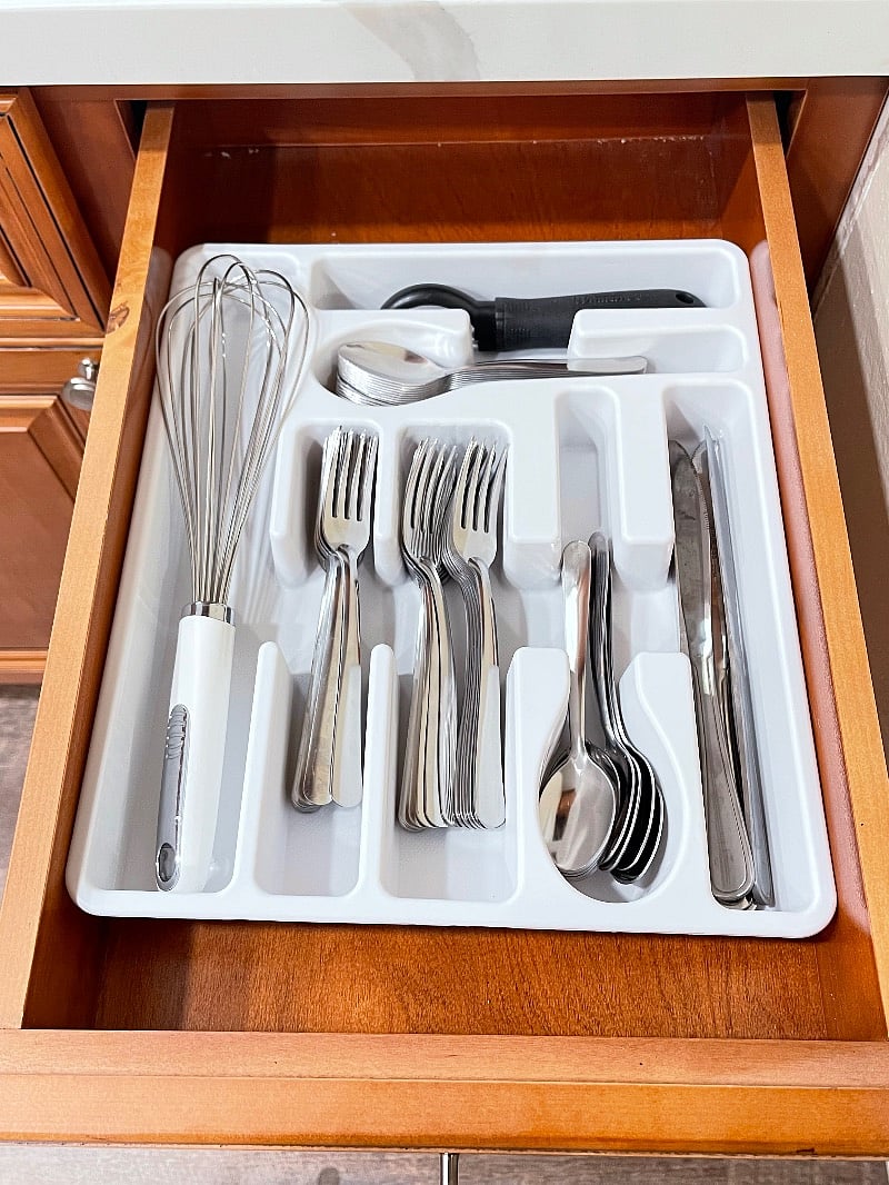 New utensils - cooking and serving utensils