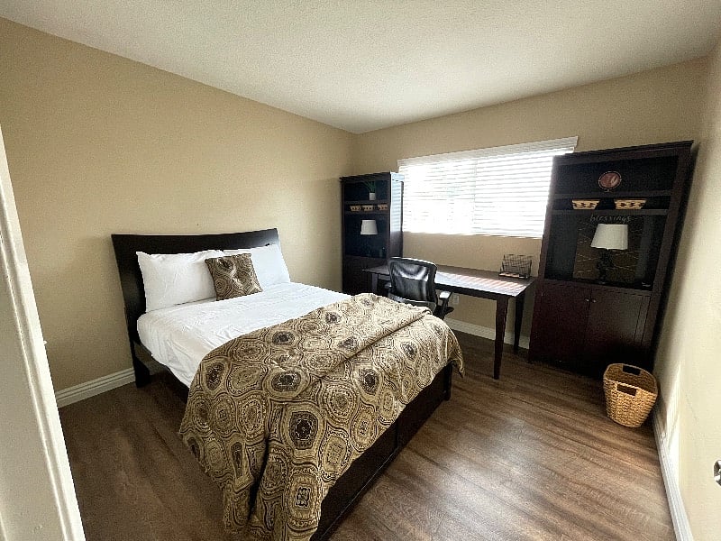 Furnished Finder property 422339_1 photo 18