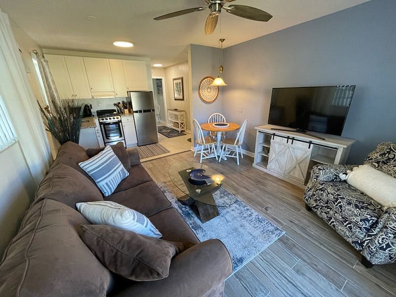 Furnished Finder property 422350_1 photo 9