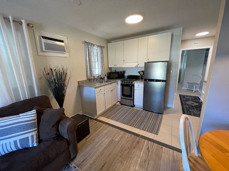 Furnished Finder property 422350_1 photo 10