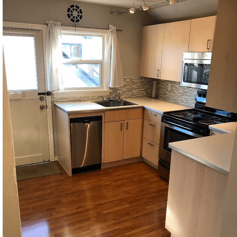Dishwasher, oven, stove, microwave with vent hood. Smooth close cabinets and drawers