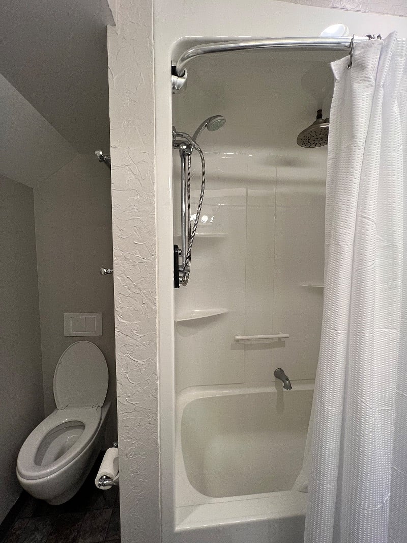 Furnished Finder property 422438_1 photo 18