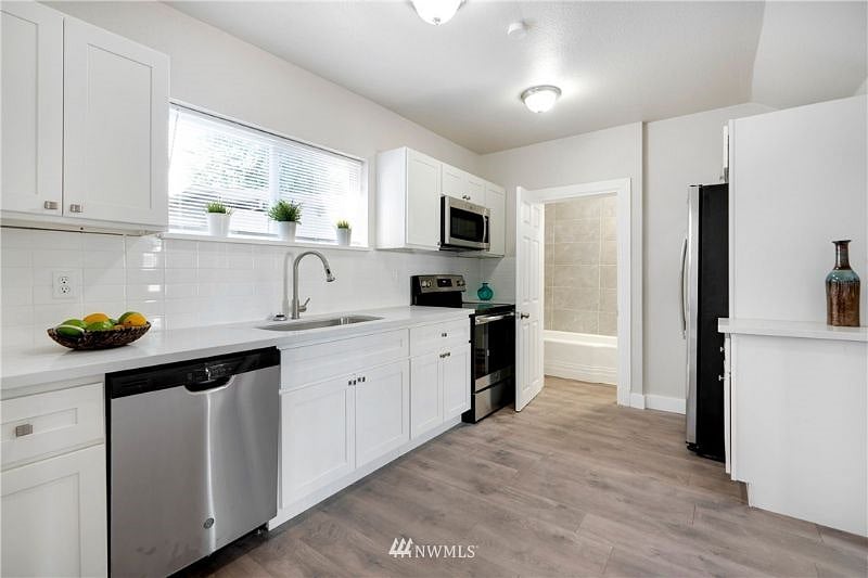 Furnished Finder property 422439_1 photo 6