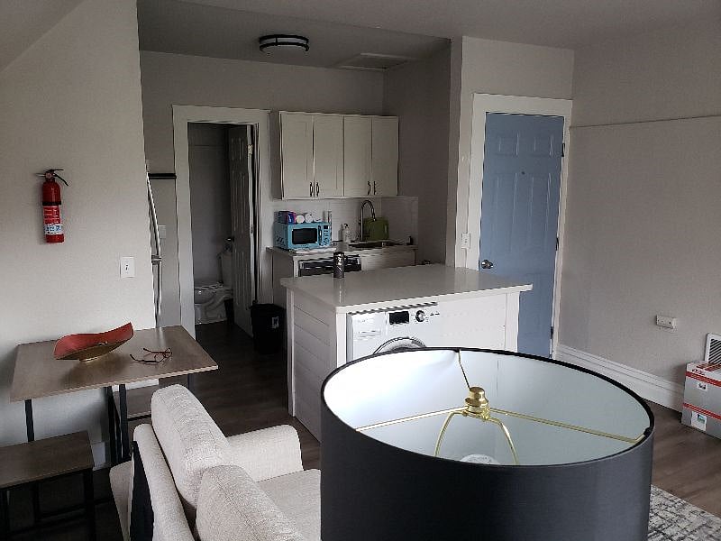Furnished Finder property 422439_2 photo 5