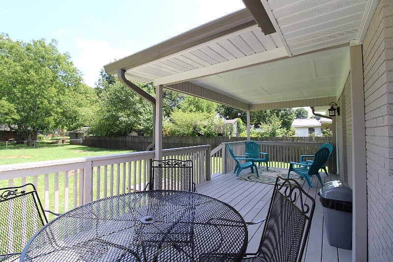 Enjoy a meal on the back deck. We even provide outdoor dishes.