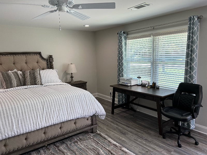 16x18ft Bonus Master Bedroom with Workstation w/HP Printer, Desk & Chair