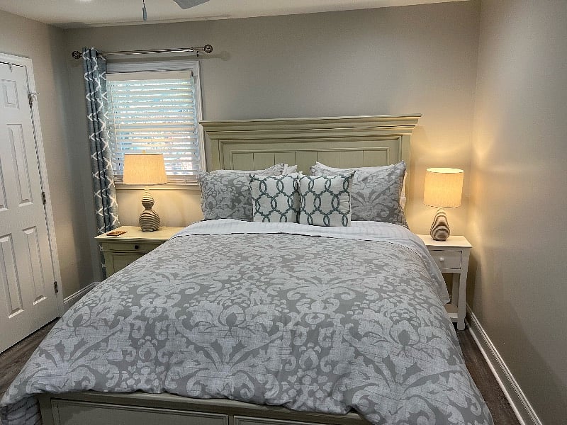 11ft x 13ft Master Bedroom w/Queen Bed.  Orthopedic Mattress.  Lamps & nightstands on both sides.  Plenty of linens, pillows. blankets.  Huge closet w/blanket, luggage rack, laundry basket & hangers.