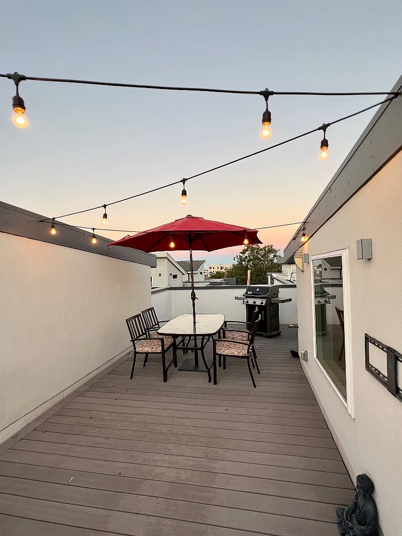Rooftop with grill and plenty of space