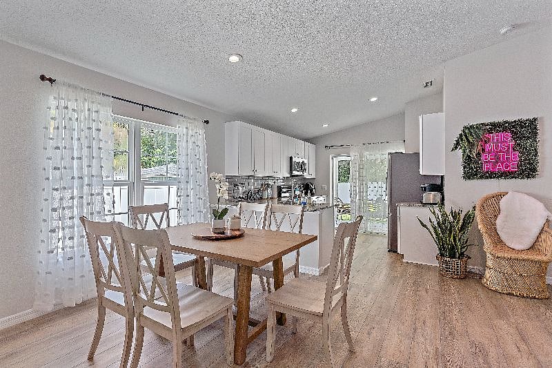 Furnished Finder property 422492_1 photo 16