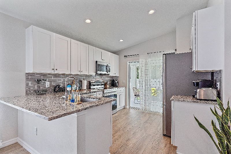 Furnished Finder property 422492_1 photo 19