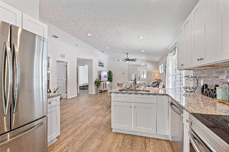 Furnished Finder property 422492_1 photo 22