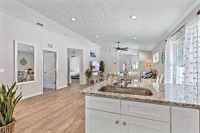 Furnished Finder property 422492_1 photo 23