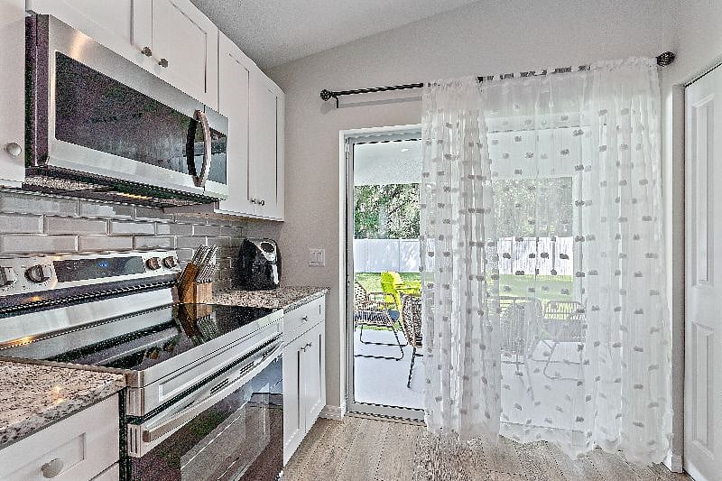Furnished Finder property 422492_1 photo 25