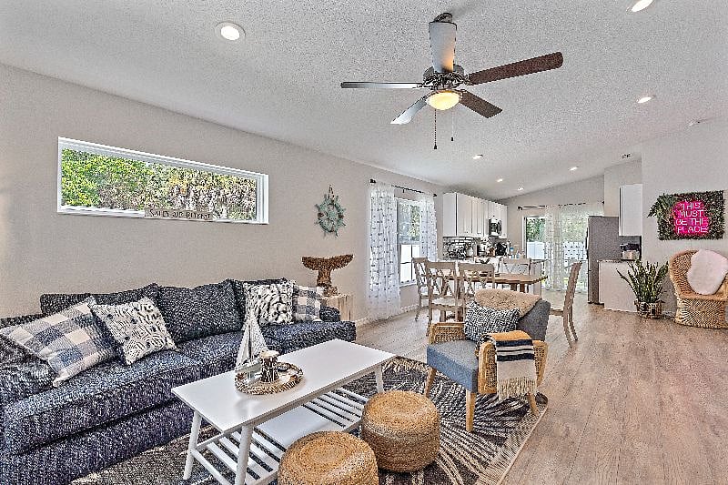 Furnished Finder property 422492_1 photo 1