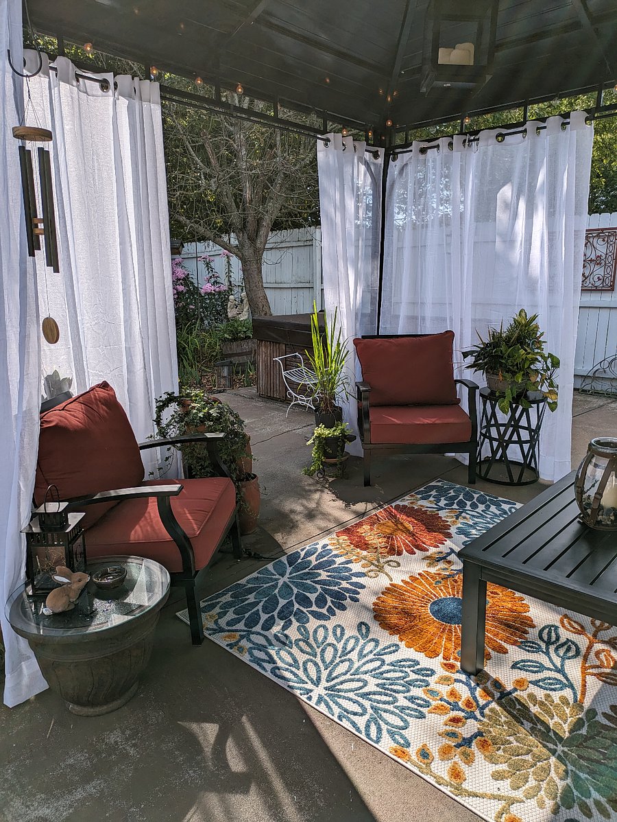 Additional patio area available for your use.