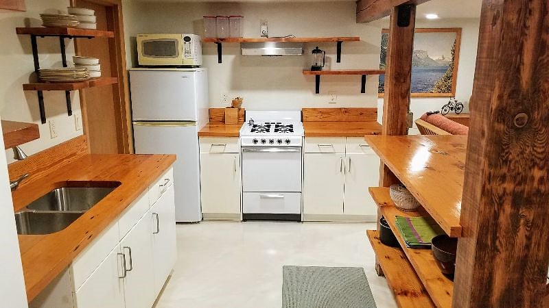 Furnished Finder property 422588_1 photo 8