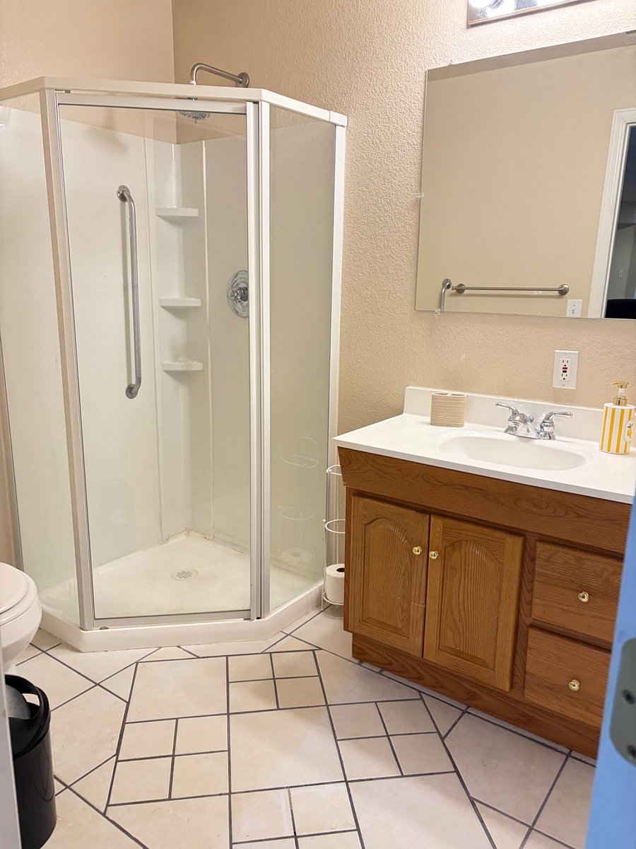 Furnished Finder property 422589_1 photo 4