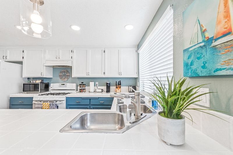 Furnished Finder property 422613_1 photo 6