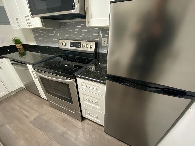 Furnished Finder property 422632_1 photo 3
