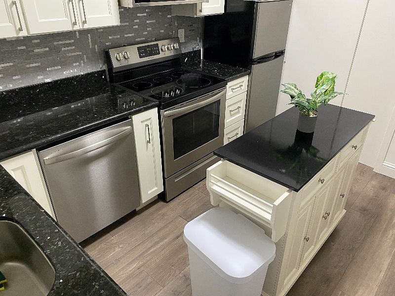 Furnished Finder property 422632_1 photo 17