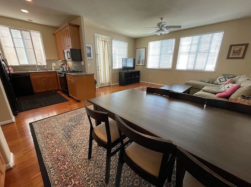 Furnished Finder property 422635_1 photo 5