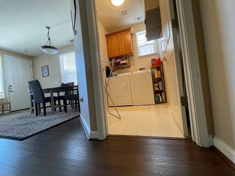 Furnished Finder property 422635_1 photo 7