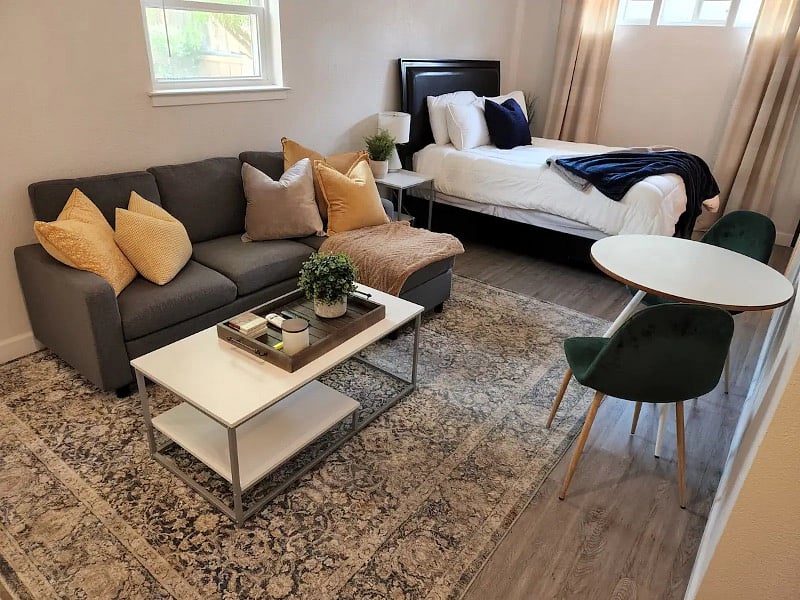 Furnished Finder property 422648_1 photo 1