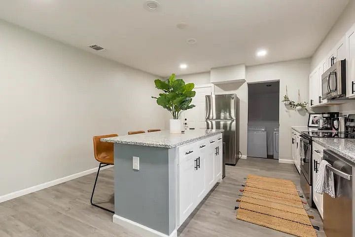 Furnished Finder property 422651_1 photo 8