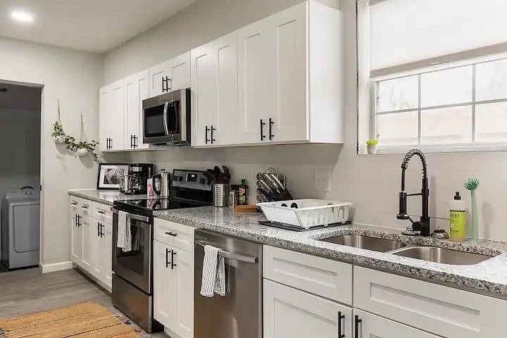 Furnished Finder property 422651_1 photo 9