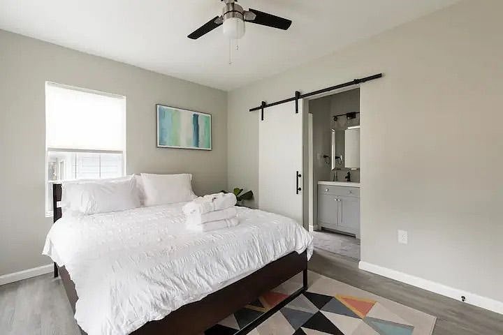 Furnished Finder property 422651_1 photo 12