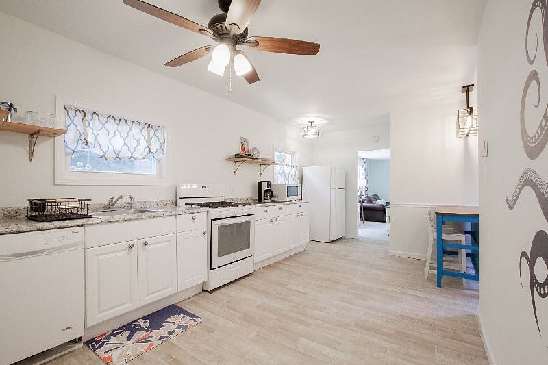 Furnished Finder property 422657_1 photo 10