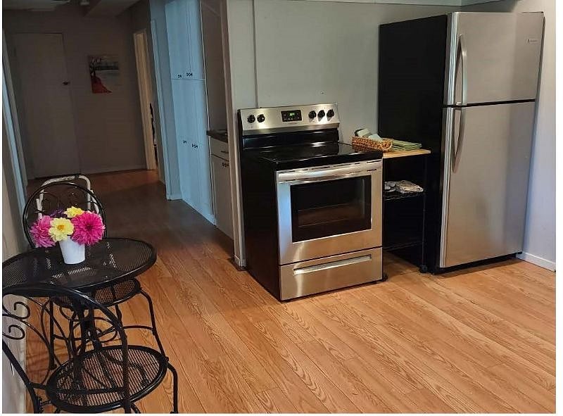 Furnished Finder property 422693_1 photo 3