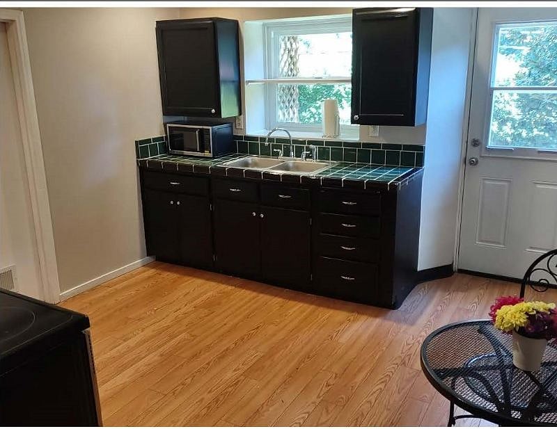 Furnished Finder property 422693_1 photo 4