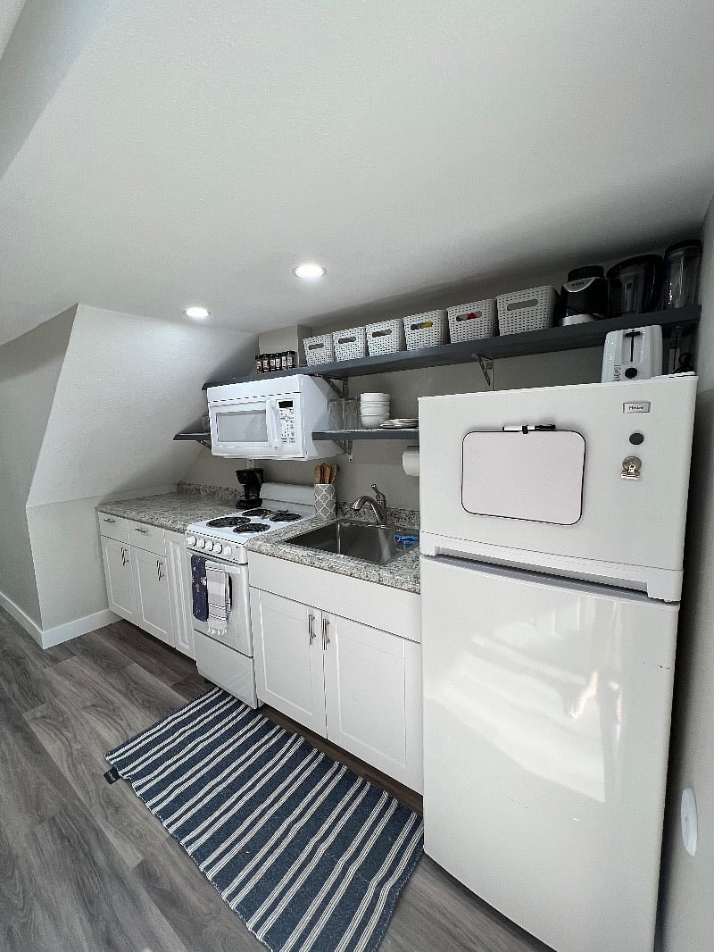 Beautifully 2022 remodeled kitchen with new appliances and everything you need (including spices!).