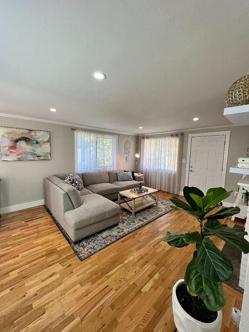 Bright and comfortable living room
