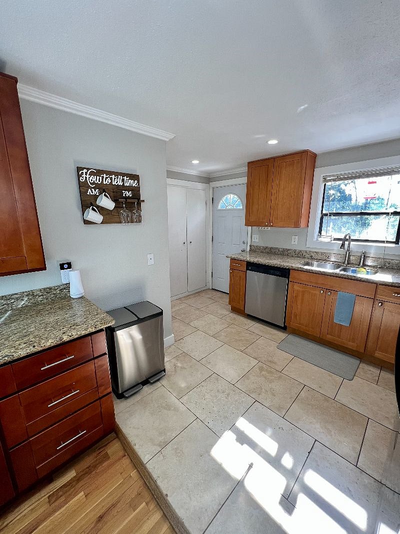 Furnished Finder property 422729_2 photo 35