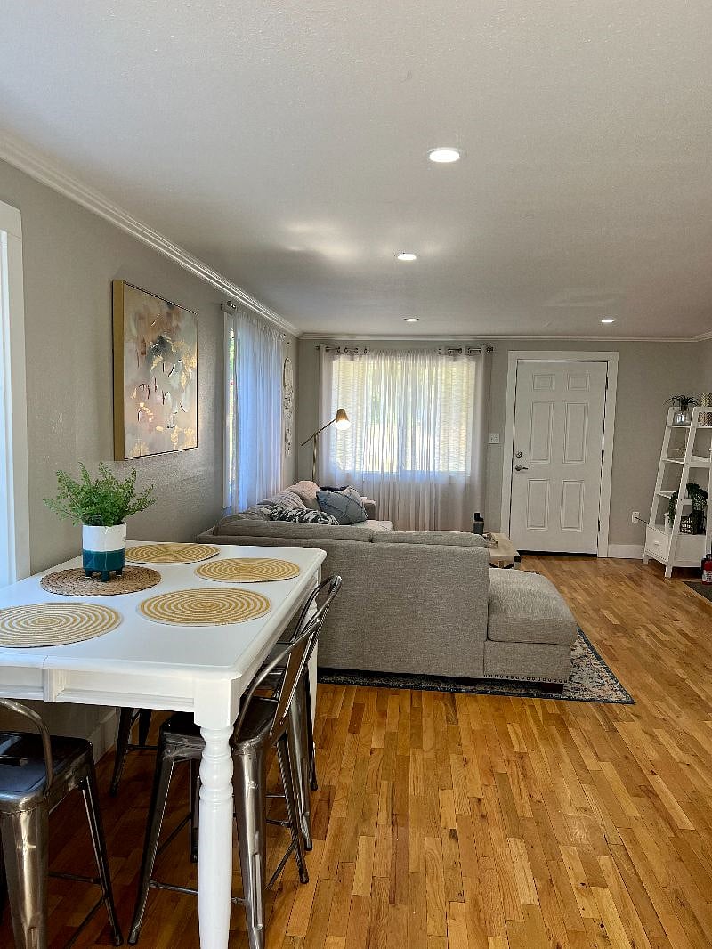 Furnished Finder property 422729_2 photo 5