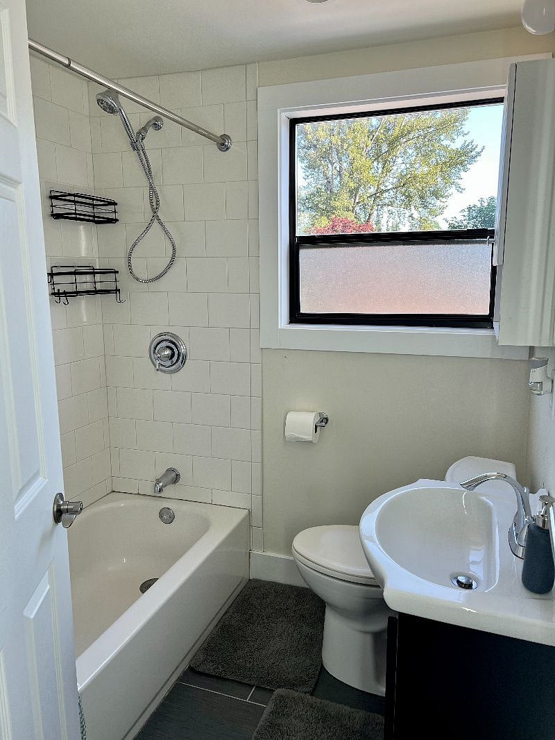 Furnished Finder property 422729_2 photo 25