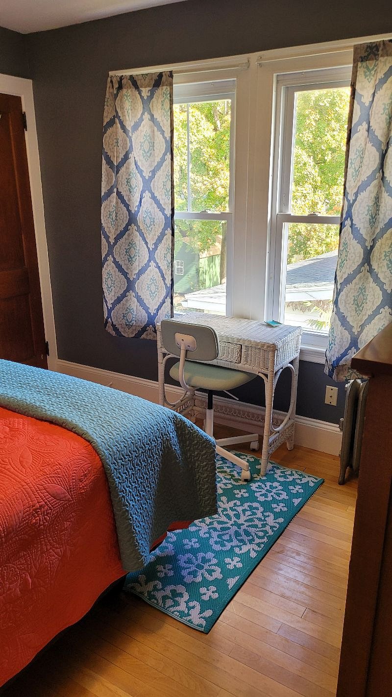 Cute little desk