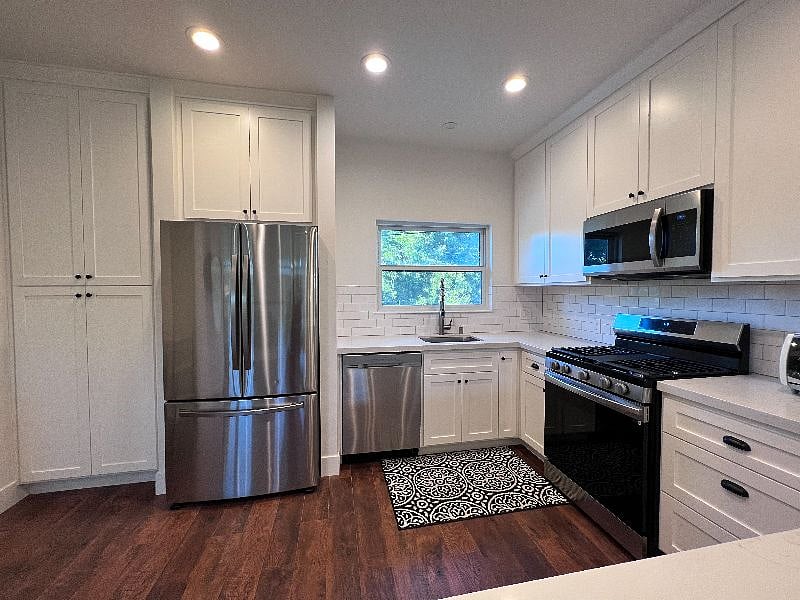 Furnished Finder property 422813_1 photo 12