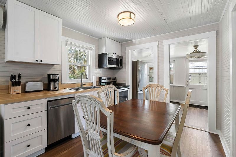 Furnished Finder property 422870_1 photo 6