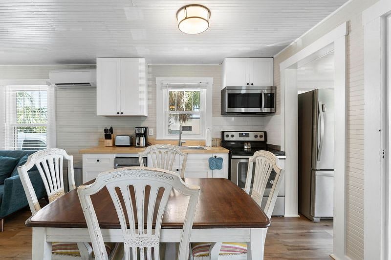 Furnished Finder property 422870_1 photo 7