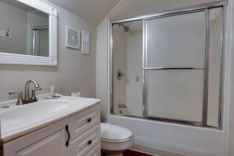 Furnished Finder property 422887_1 photo 9